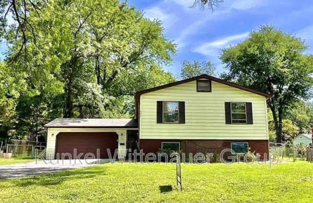 636 S Virginia Ave - 636 South Virginia Avenue, Belleville, IL 62220
