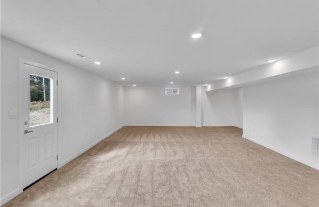 315 William Dr Gallery 2