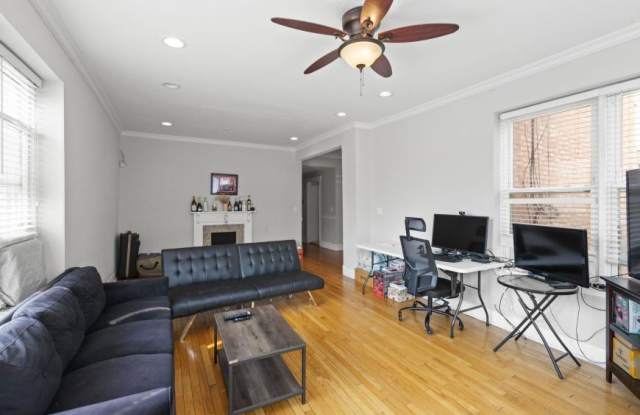 433 W Wellington Ave photos photos