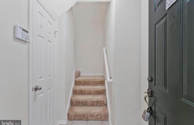12890 FAIR BRIAR LN #12890 Gallery 3
