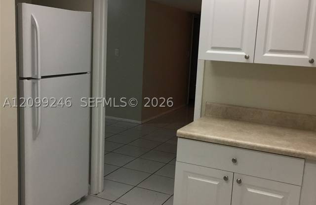 4170 Inverrary Dr Gallery 2