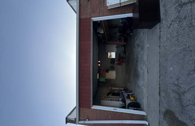 4507 N New England Avenue Gallery 4