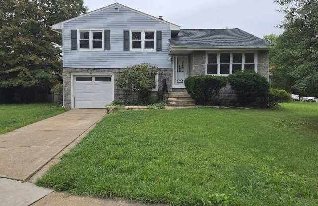 Welcome to this Freshly Painted 3 bedroom 1.5 Bath home! photos photos