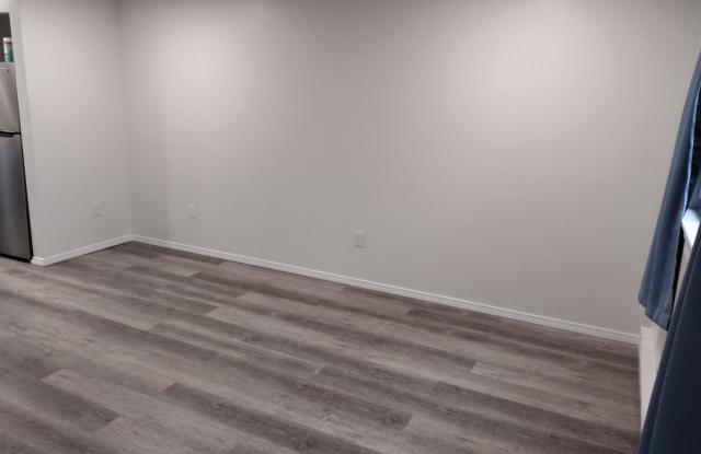 219/221 Garden Ln Gallery 2