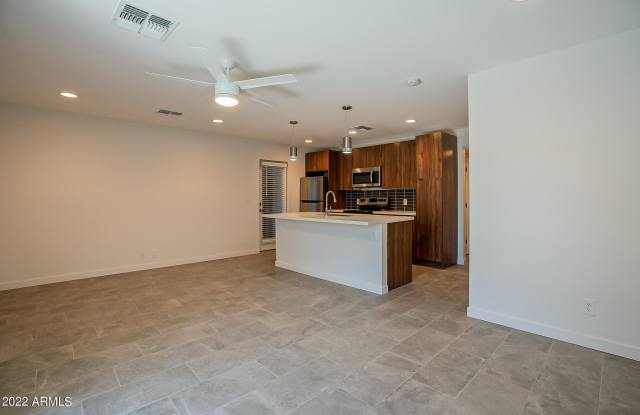 6227 N 13th Place Gallery 4