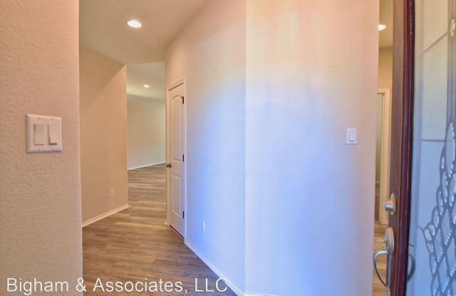 320 Cyril Dr Gallery 4