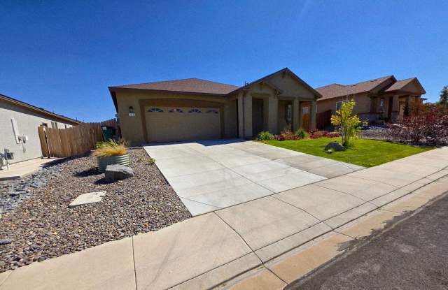 Charming 4 Bedroom Newer Home photos photos