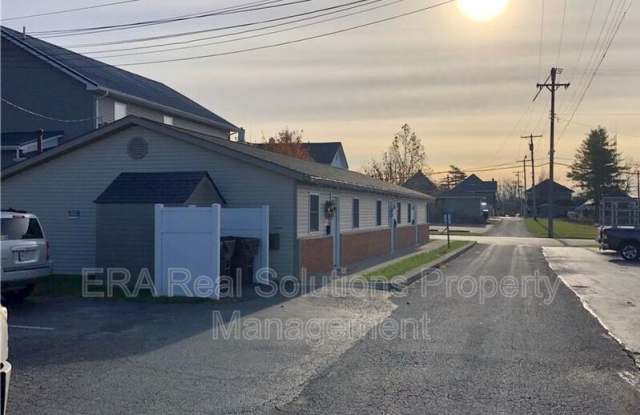 216 W Temple St - 216 West Temple Street, Washington Court House, OH 43160