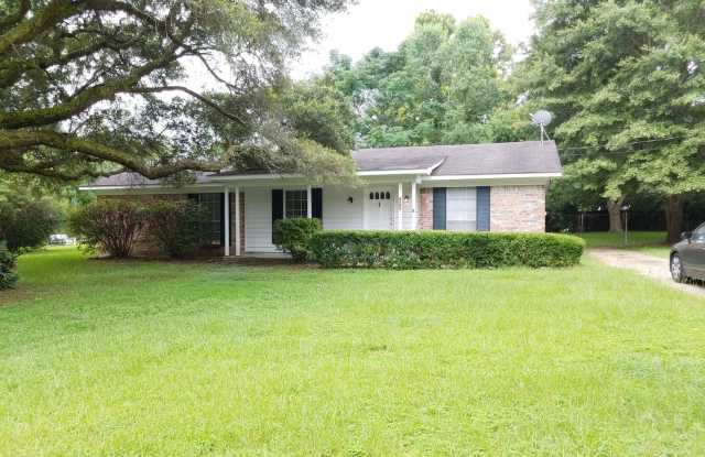 4/2 fenced back yard Gallery 1