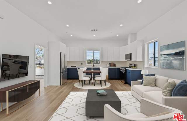 2919 Burnside Ave photos photos