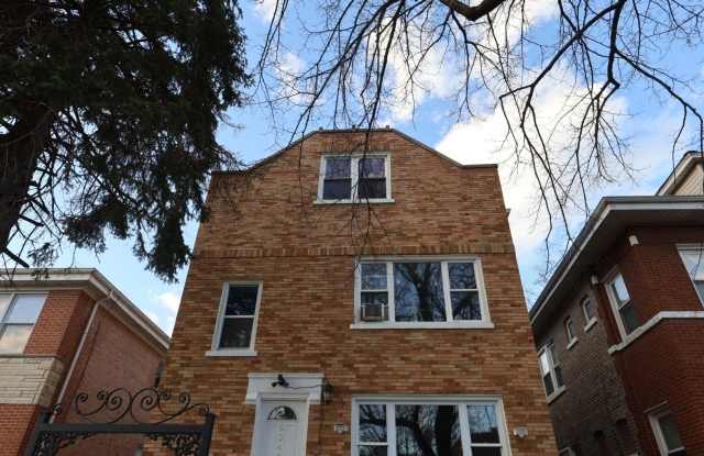 5048 W Henderson Street photos photos