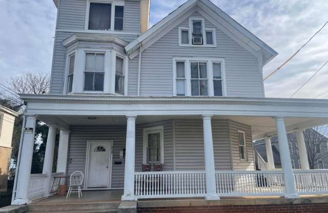 Two Bedroom Apartment Close to Downtown Lynchburg! photos photos