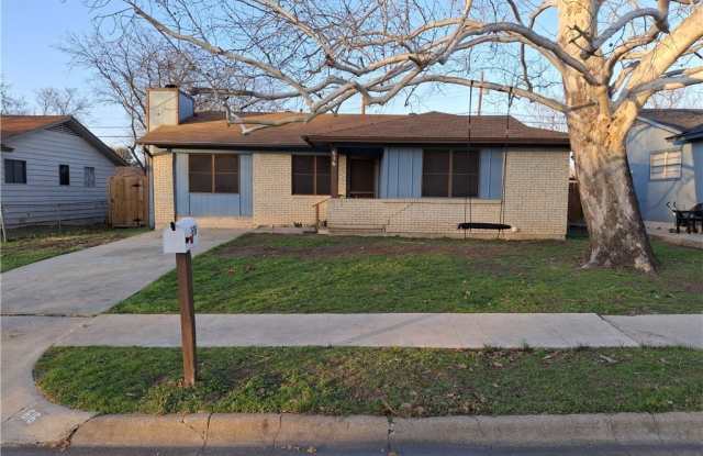 616 W Avenue E photos photos