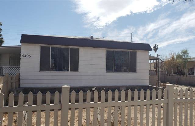 5495 Everglade Street - 5495 Everglade Street, Sunrise Manor, NV 89142