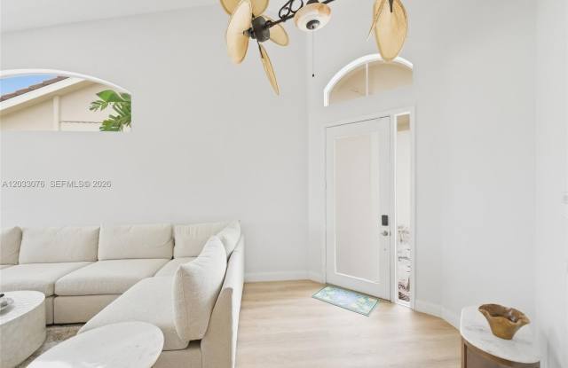 8141 Sandpiper Way Gallery 2