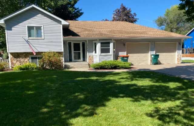 13184 Isanti St NE photos photos