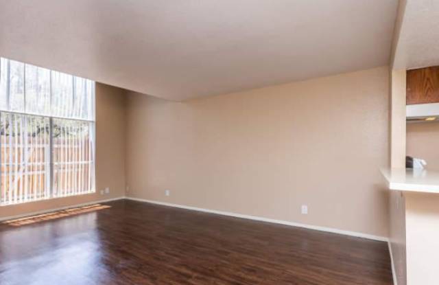 4941 Woodstone Dr Gallery 2