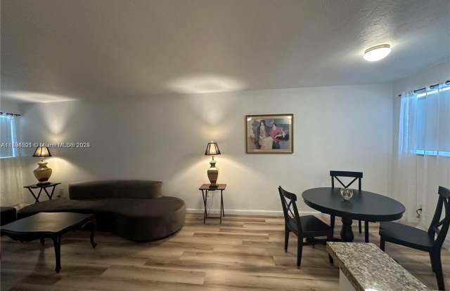12101 Griffing Blvd photos photos