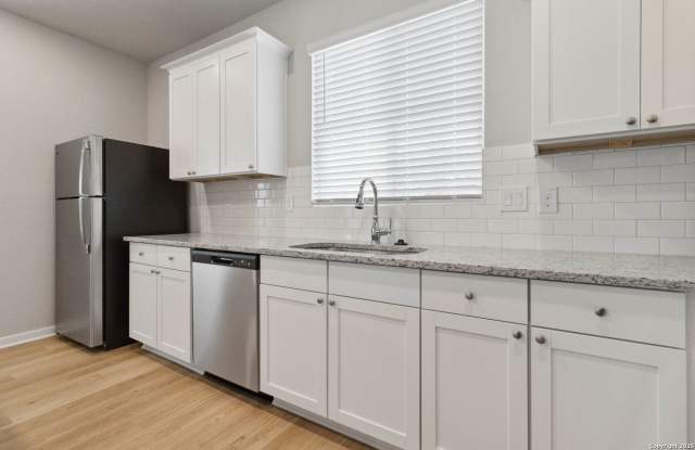 Modern 3 Bd 3 Full Bath Townhouse Near La Cantera & UTSA Gallery 4
