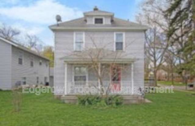 352 Holmdene Blvd NE photos photos