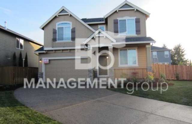 Beautiful Beaverton Home with Spacious Yard and Solar Panels that Save You Money! photos photos