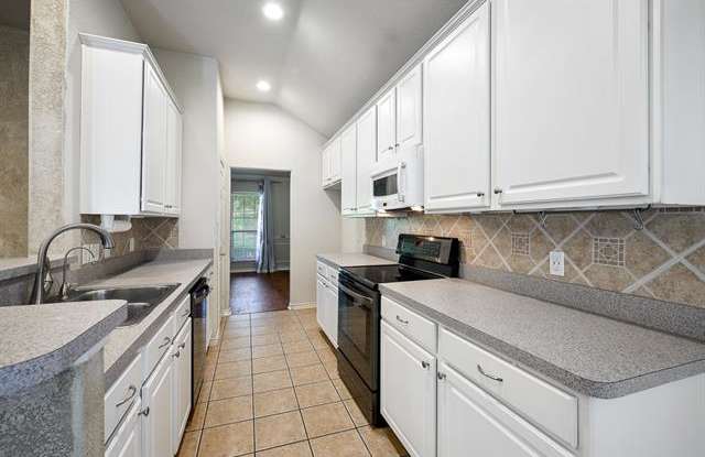 1705 Bur Oak Drive Gallery 2