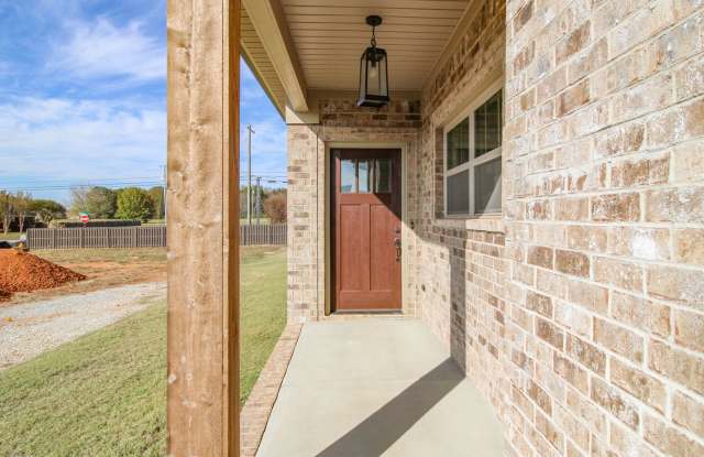 NEW Home and MOVE IN READY! Gallery 4