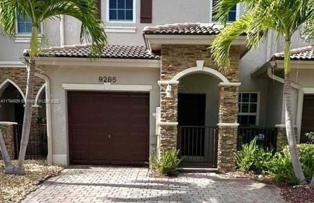 9285 SW 220th Ter photos photos