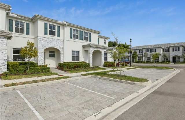 2645 SE 17th St photos photos
