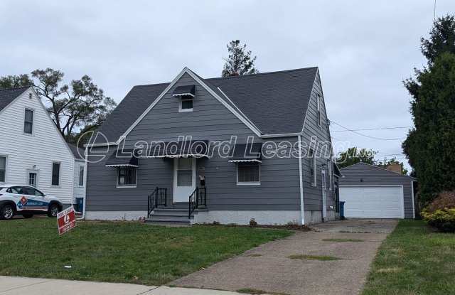 Remodeled Cape Cod with New Kitchen and 1.5 Baths! photos photos