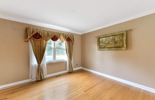 101 Tudor Drive Gallery 4