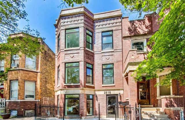 2818 W Fletcher Street photos photos