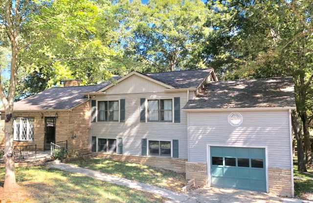 Wonderful 4 bedroom 2.5 bath home with tons of space and large fenced yard! $2500 photos photos