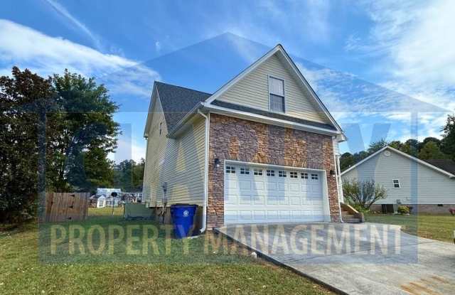 Three bedroom home w/ 2 car garage! Gallery 4
