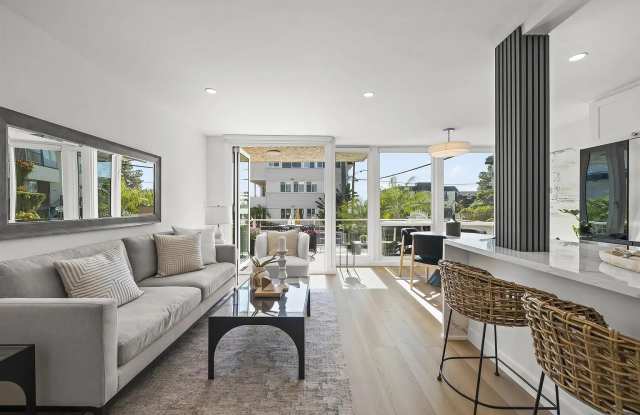 3920 Riviera Dr Gallery 4
