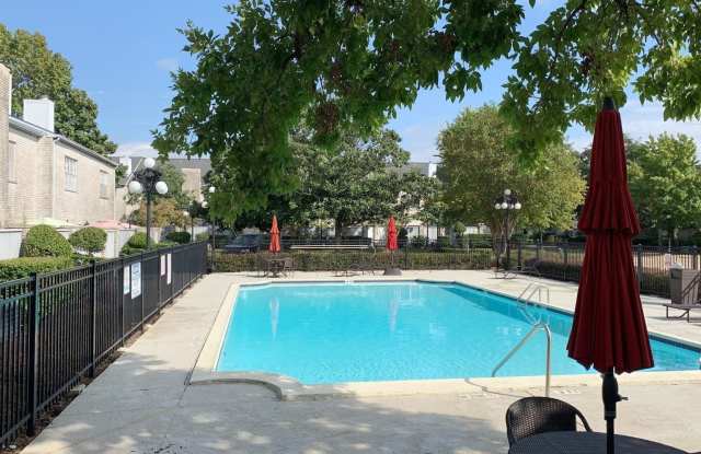 538 Wilcrest Dr - ***Ask about our No Cash Security Deposit Option*** Gallery 3