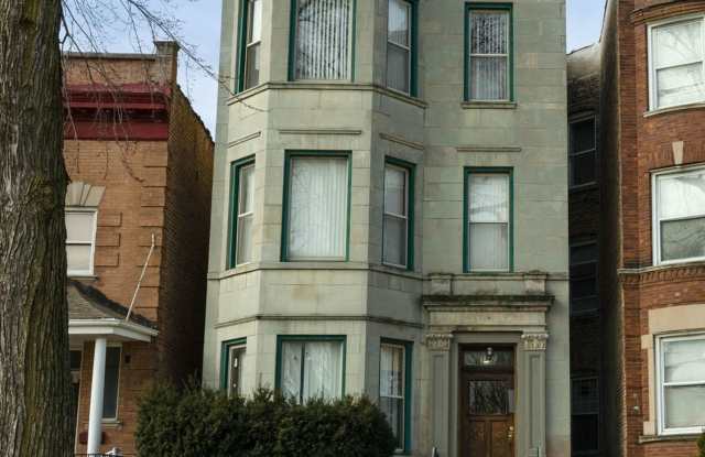 5942 S Calumet Avenue unit: 2 photos photos