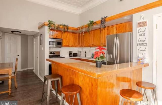 949 S 3RD Street unit: 1 photos photos