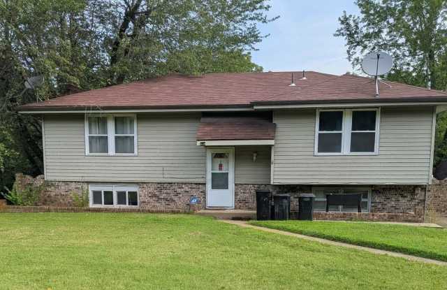 Spacious 3 Bedroom Home in Ashland! photos photos
