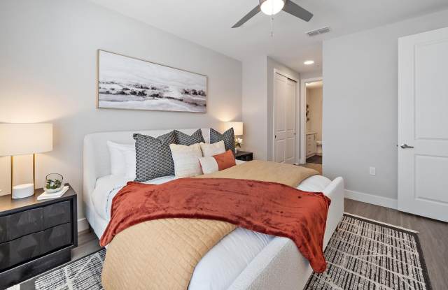 Mira at Palmer Ranch - 55+ Senior Living Community Gallery 3