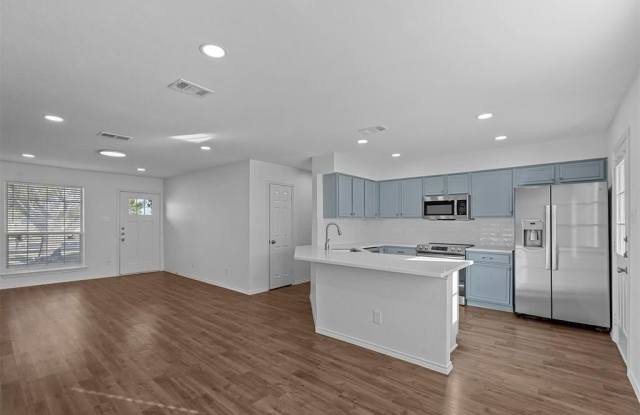 407 Phillips Circle Gallery 2