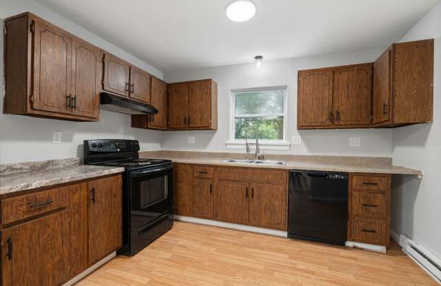Beautiful 3 Bedroom House in Munhall available now! Gallery 3