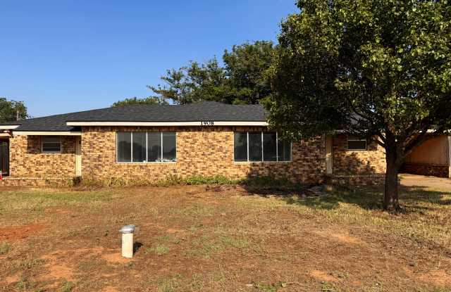1908 Inler Ave - 1908 Inler Avenue, Lubbock, TX 79407