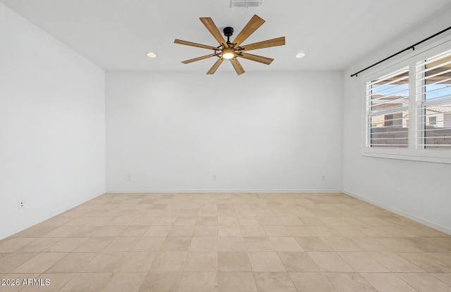 6842 W BETH Drive Gallery 4