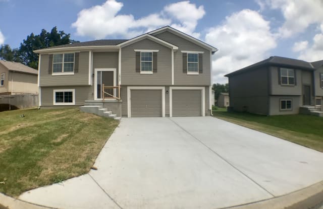 18902 Lynchburg Place - 18902 East Lynchburg Place, Jackson County, MO 64058