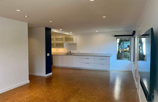 3544 Sunset Lane Gallery 4