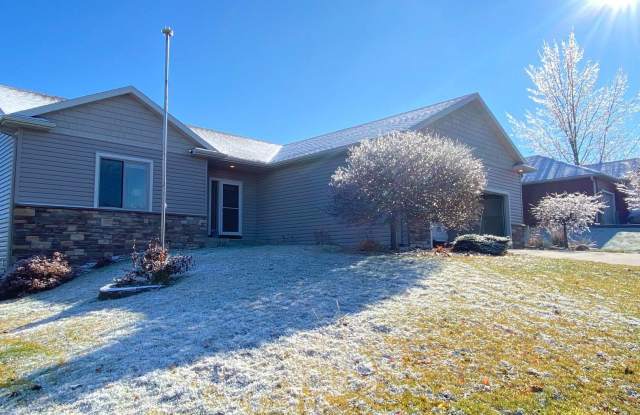 Beautifully Furnished 4 Bed 3 Bath Ranch Style Home - 430 51st Avenue Northwest, Rochester, MN 55901