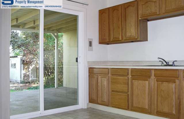 Cozy 3 bd. home near schools & shopping! Gallery 4