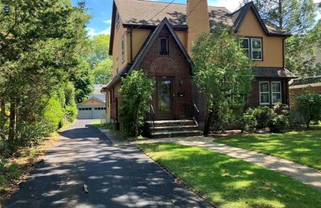 325 Bogert Avenue Gallery 2