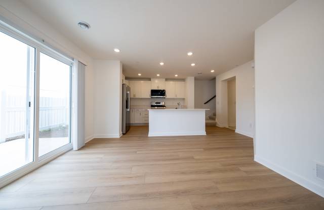 15004 Ahena Curve Gallery 4